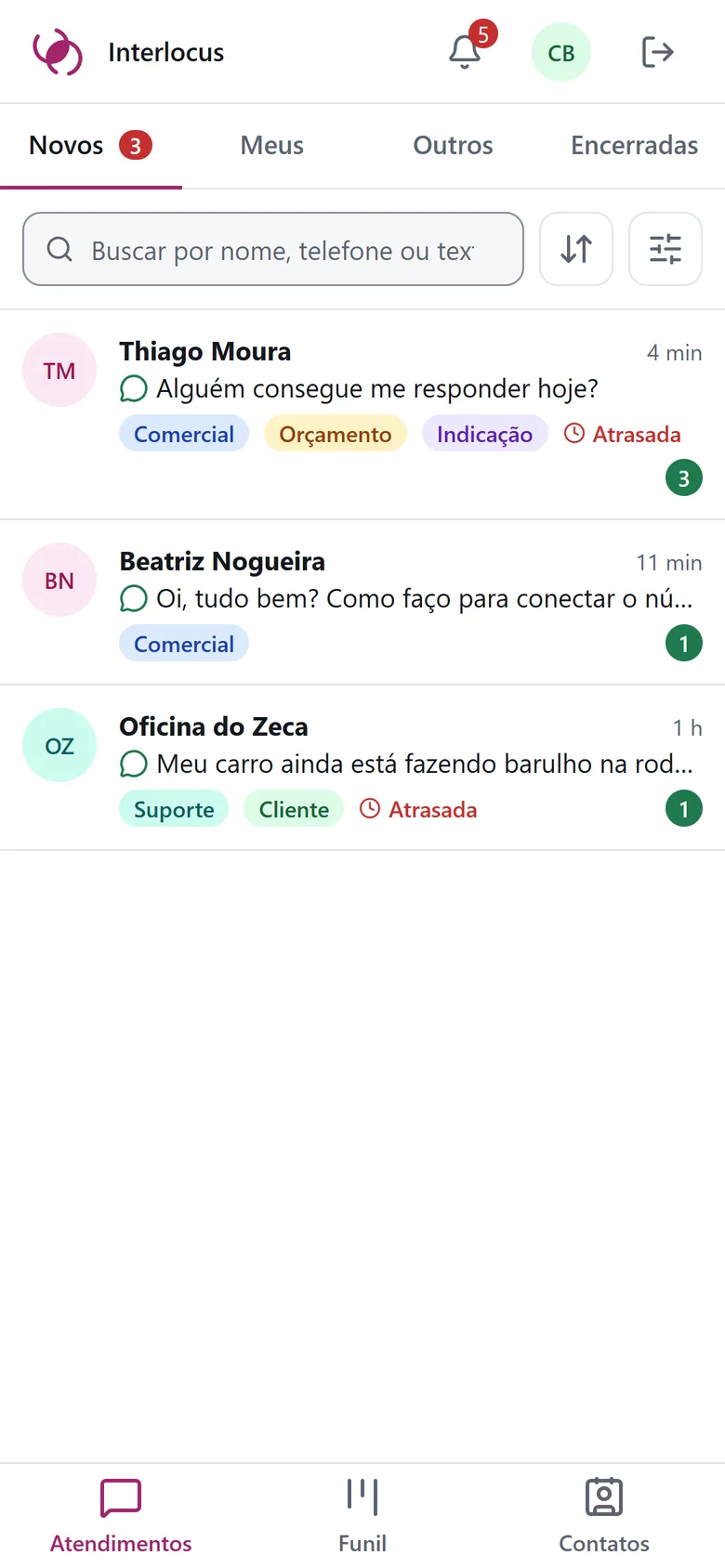 Caixa de entrada do Interlocus no celular, com conversas novas.